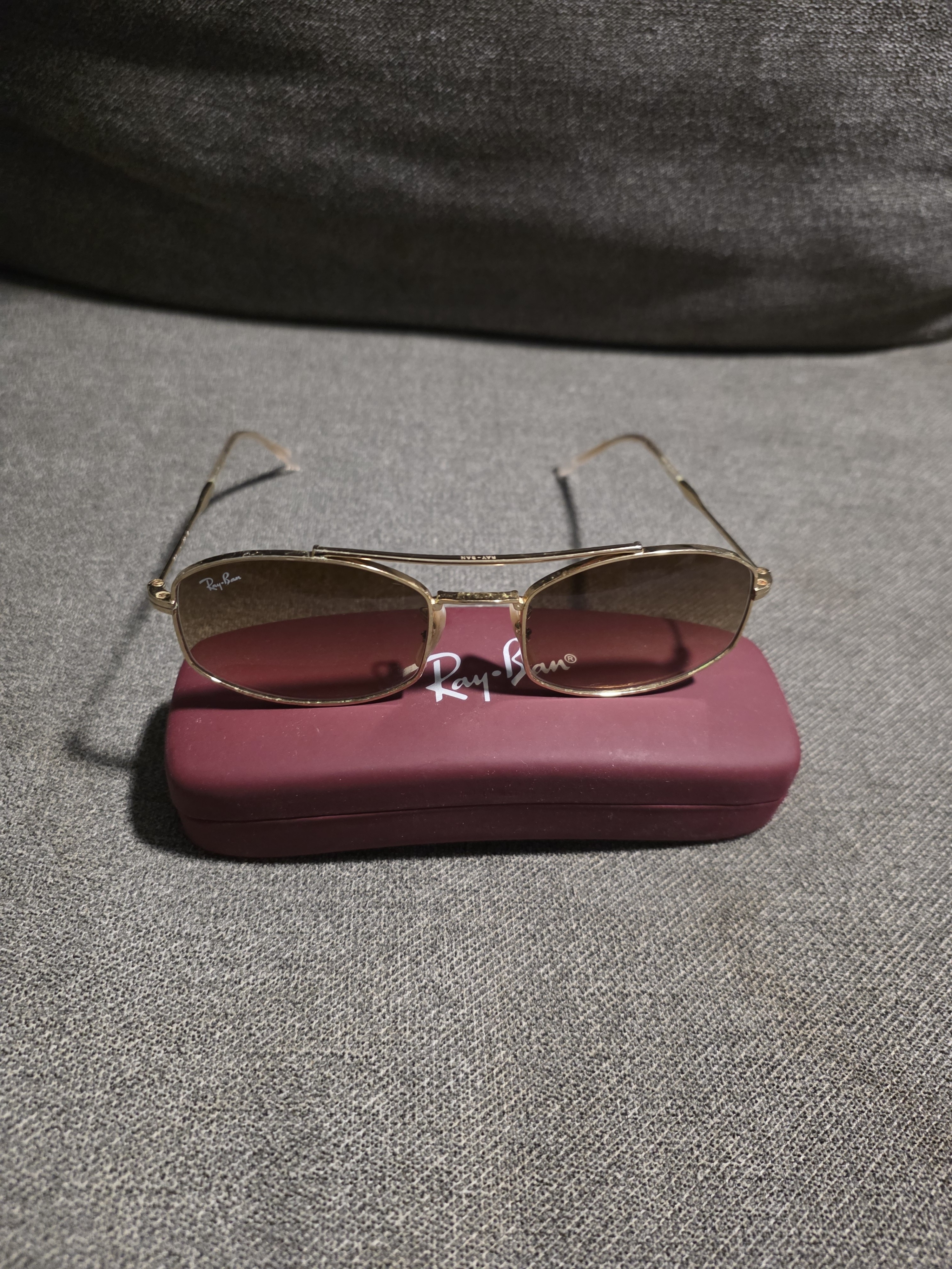 Ray-Ban Gold Frame Sunglasses With Brown Gradient Lenses